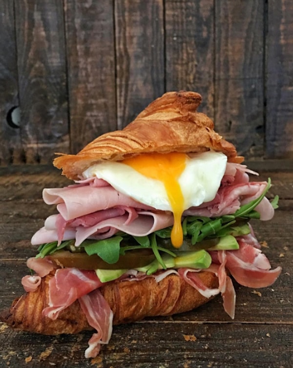 3. Круассан = гамбургер