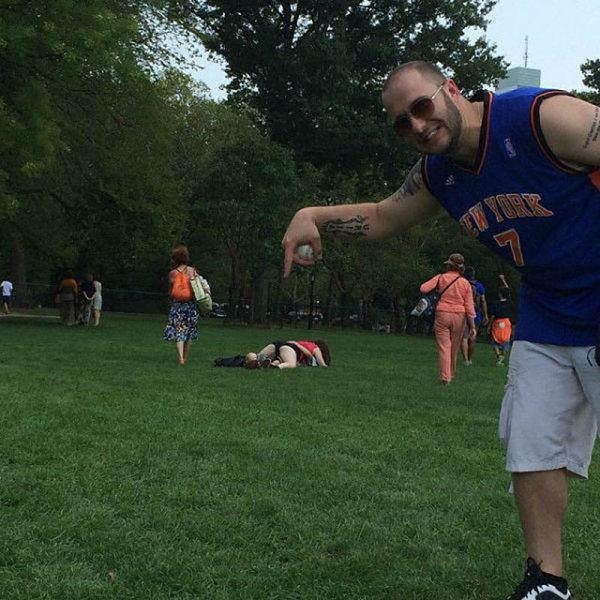 1. А эти двое не теряют времени даром