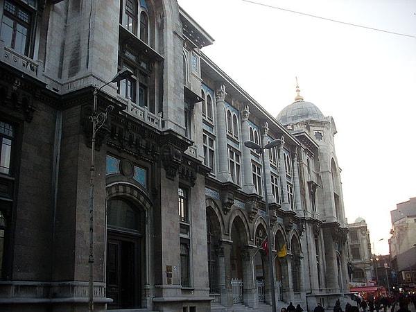 14. İstanbul Sirkeci'deki Büyük Postane binası hangi mimar tarafından yapılmıştır?