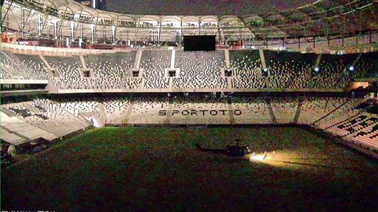 Darbeci Askerlerin Vodafone Arena'ya Helikopterle İniş Anı Kamerada