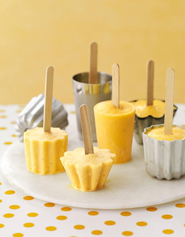 7. Orman meyvelerinden biraz uzaklaşarak ananas, muz ve mangoyla denemek isteyenlere!