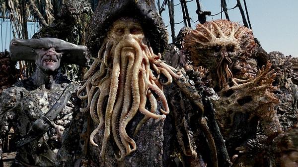 12. Karayip Korsanları'nda, Davy Jones karakteri ile efektlerin ardında büyük iş yapan bu usta oyuncu?