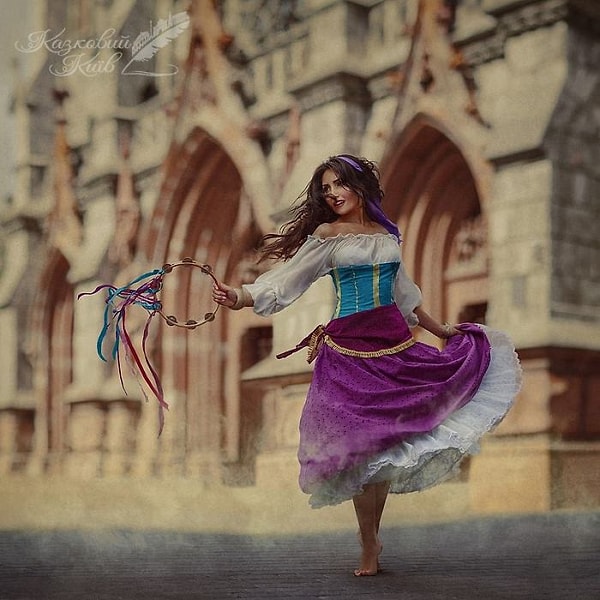 2. Эсмеральда из мультфильма «Горбун из Нотр-Дама»