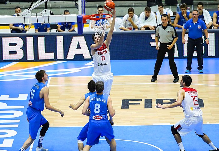 Ümit Milliler Yarı Finalde: Türkiye 83-72 İtalya