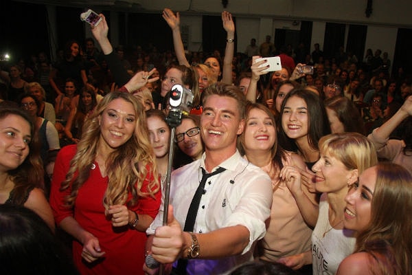 5. Алексей также рассказал о съемках в фильме – о том, как готовился к международному проекту, как учил итальянский язык, занимался спортом. Но самым сложным для него оказалась постельная сцена с итальянской актрисой, во время которой оба актера были полностью обнажены.