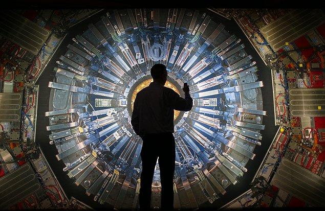 5. CERN'deki mıknatısların toplam çekim kuvveti, Dünya'nın çekim kuvvetinden 100.000 kat daha fazla.