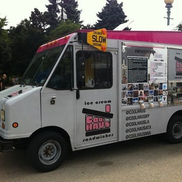 9. А во время музыкальных фестивалей и на концертах они вообще незаменимы!