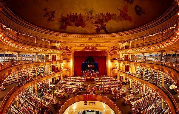 Arjantin'in başkenti Buenos Aires, tam tamına 734 kitapçıya ev sahipliği yapmakla kalmıyor; aynı zamanda El Ateneo Grand Splendid'i de içinde barındırıyor.