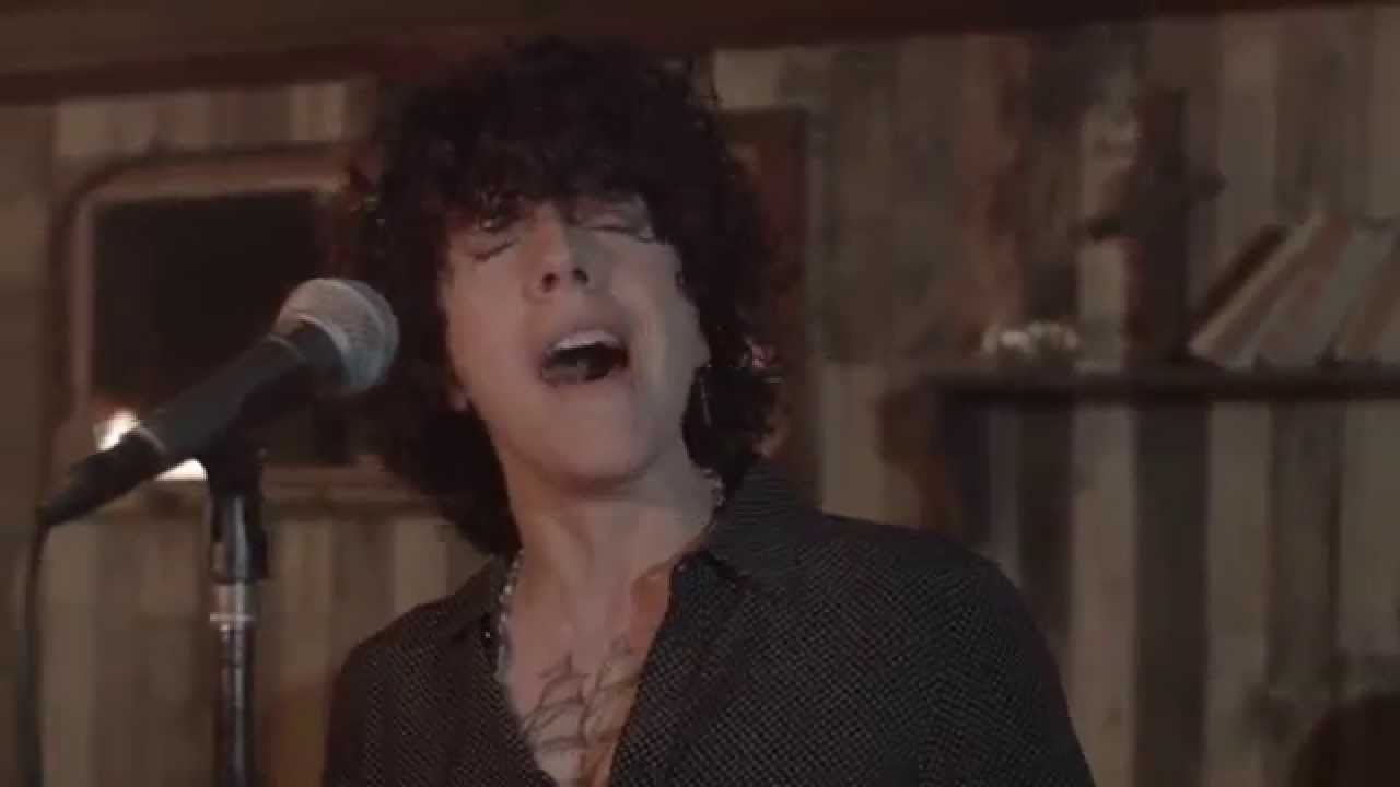 скачать песню lost on you скачать Lp lost on you скачать музыку.