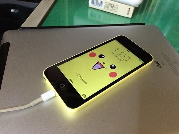 Для всех тренеров Pokémon Go и просто любителей покемонов щедрый пользователь Japan in Soul 日本魂  создал альбом, где можно найти 40 обоев с покемонами. Все картинки идеально подходят под размер экрана телефона. Здесь выделены 20 лучших: