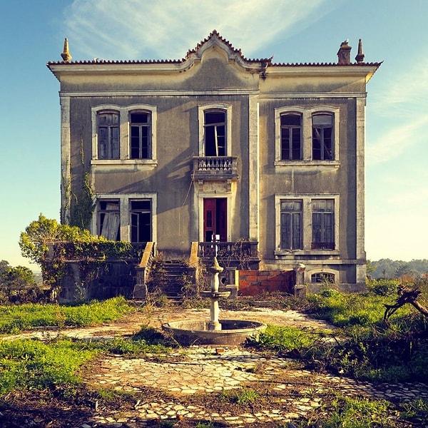 4. Kırsalda terk edilmiş bir ev, Fransa