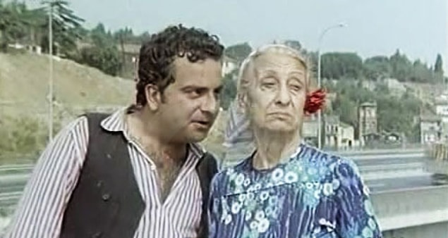 12. Mahallede gıybetin oluk oluk akmasını sağlayan korkunçlu teyze