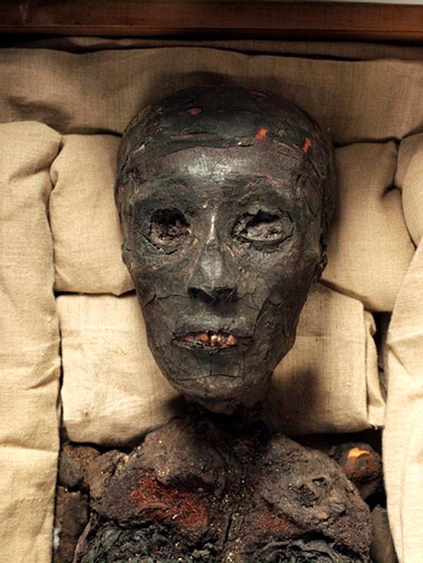 18. Tutankhamun (M.Ö. 1341-1323) :  MISIR