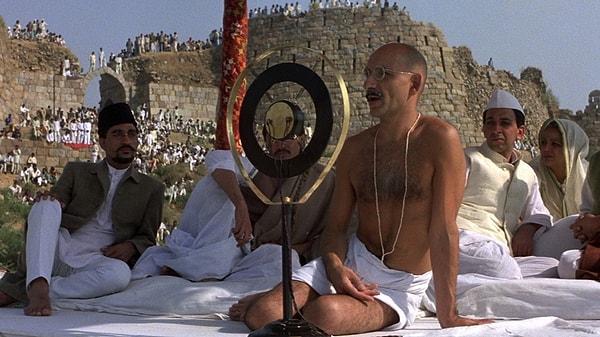 67. Gandhi (1982) / Richard Attenborough