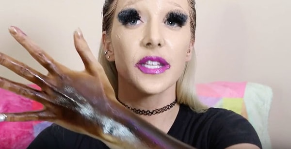 12. Сто слоев крема для загара.