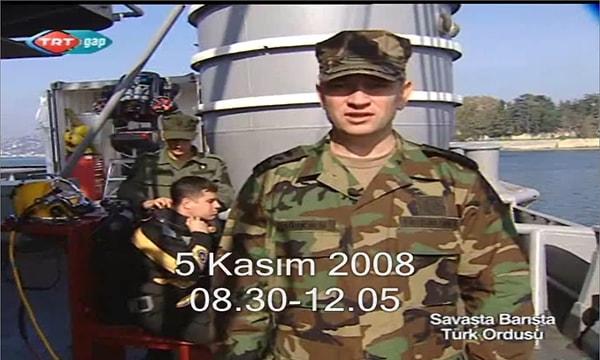 Ancak belgenin oluşturulduğu iddia edilen tarihte Albay Türkşen, TRT için kamera karşısındaydı...