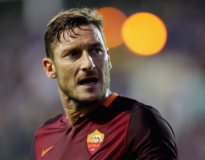 Efsane Totti'den Yeni Nesil Futbolculara Eleştiri: "Kalplerini Değil, Parayı Takip Ediyorlar"