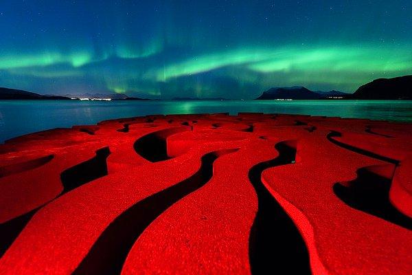 13. Norveç'te Bulunan "Seven Magical Points" Heykeli ve Kuzey Işıkları
