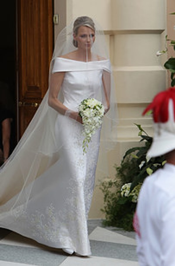 5. Но не только шикарное платье на Red Cross Gala доказывает, что Шарлен - икона стиля