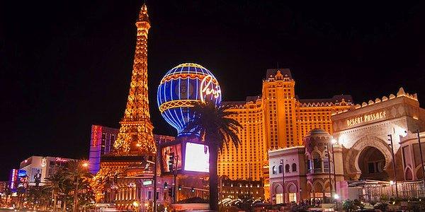 15. "Vegas filmlerde hep büyülü bir yer gibi gözüküyor ama gerçekte sadece kumar oynayabileceğiniz bir çöl şehiri."