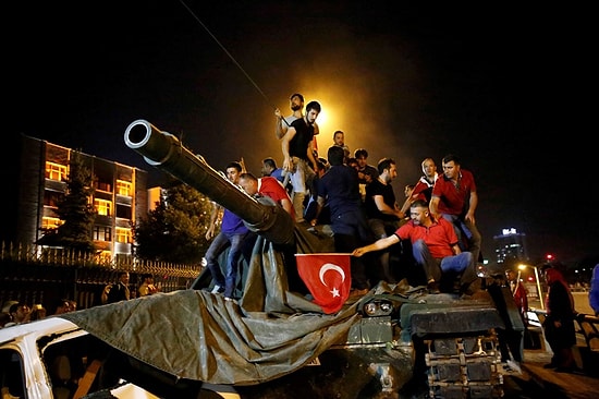 'Darbe Girişiminin Bir Numarası Sivildir'
