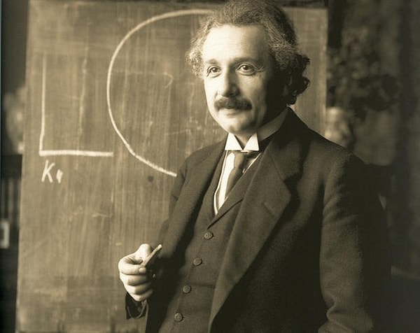 3. Альберт Эйнштейн: яичница, мед и грибы