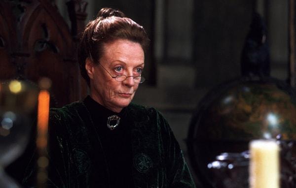 9. Maggie Smith (Profesör McGonagall) yıllardır aynı dublörle çalışıyor