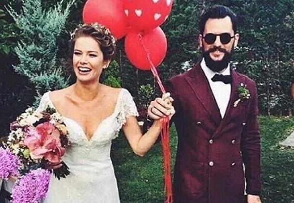 Fakat sosyal medyada ara sıra paylaştıkları mütevazı ve inanılmaz tatlı paylaşımlardan hatırlayacaksınızdır, Burcu Biricik 2016 yılında Emre Yetkin'le evlenmişti.
