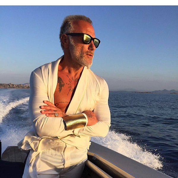 6. Ко всему прочему, он еще и невероятно популярен в интернете.