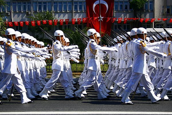 "Olağanüstü bir süreçten geçiyoruz"