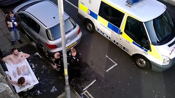 8. "А зачем копы приехали? Нам ведь и так нормально!"