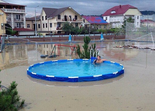 9. "Наводнение? Землетрясение? Мне и так нормально"