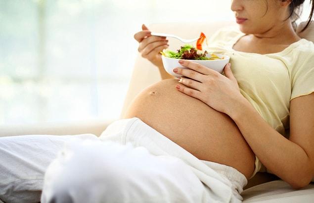 8. Newborn babies are capable of remembering the tastes of everything you've eaten when you were pregnant.