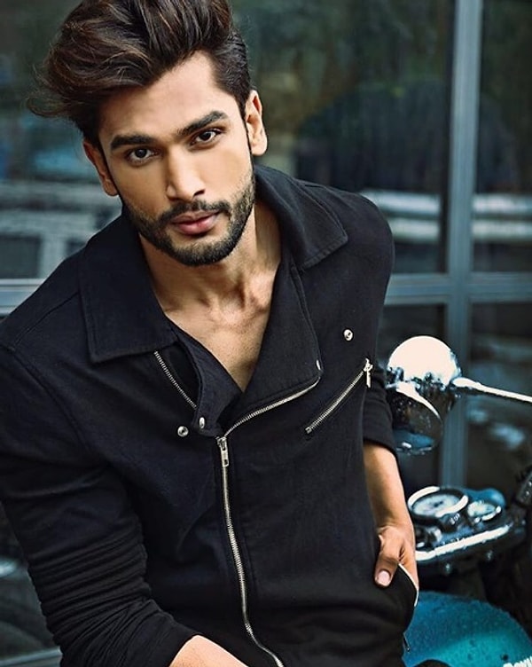 6. Молодому человеку пришлось долго бороться, чтобы наконец получить хотя бы маленькую роль на ТВ.