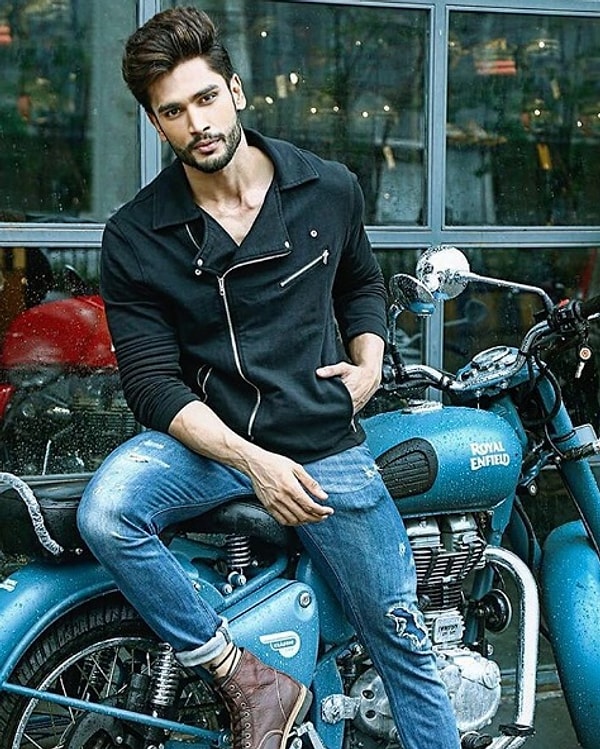 10. А еще больше фото этого невероятно сексуального мужчины вы сможете найти в его Instagram ☟