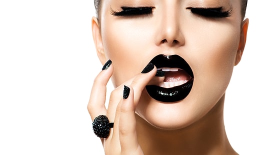 Какая из этих помад нанесет урон вашему бюджету?