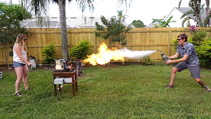 Alev Makinesi ile Buz Tabancasınını Kıyasıya Mücadelesi