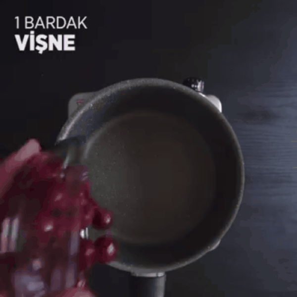 Tam zamanı vişnenin mis gibi sosunu da kendimiz yapabiliriz...