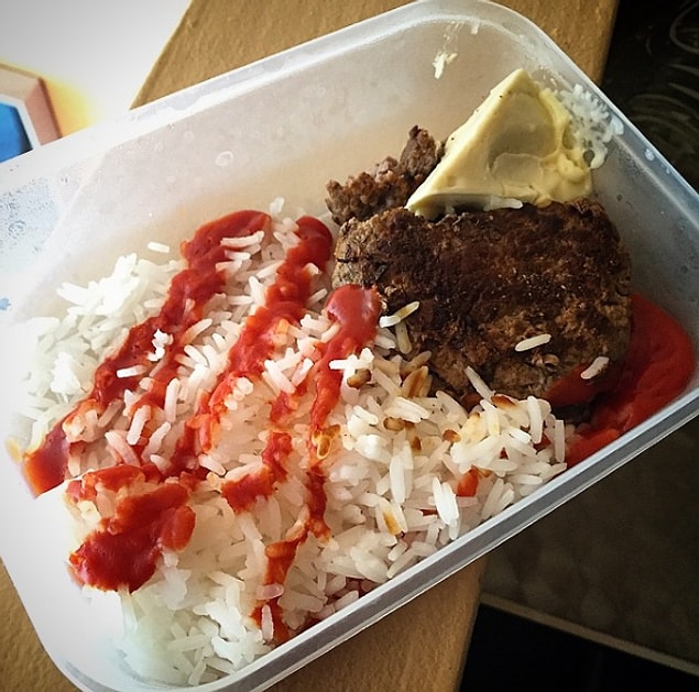11. Pilavı ketçapla yemek diye bir şey var, inkar edilemez.