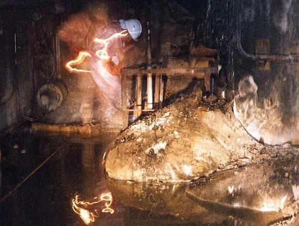 2. Çernobil Faciası'ndan sonra içeride kalan radyoaktif yakıtın adı farklı şeklinden dolayı Fil Ayağı olarak biliniyor.