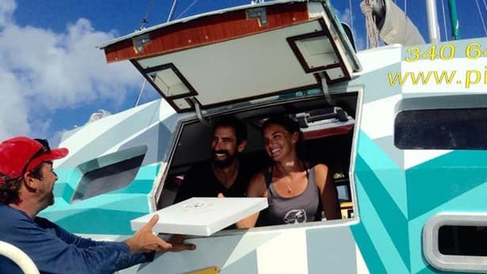 Terk Edilmiş Tekneyi Pizzacıya Çevirip Cennet Gibi Adada Hayatın Tadını Çıkaran Çift!