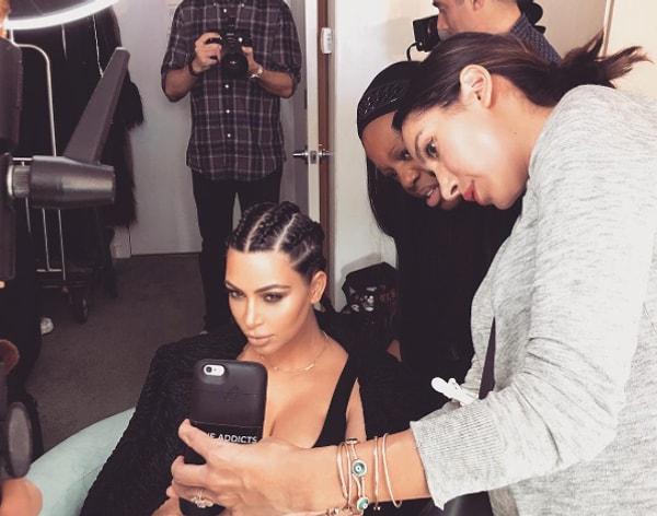 6. Когда она показала нам, как делает свои селфи: