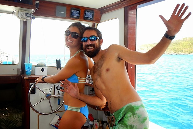 2. Sizinle hikâyesini paylaşacağımız çiftimiz Tara ve Alexander Sasha Bouis ABD vatandaşı.