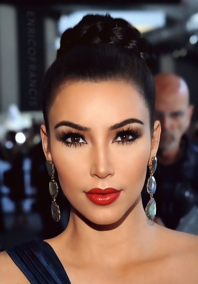 3. “Dark eye-makeup and a dark lipstick shouldn’t be combined. You must choose one”