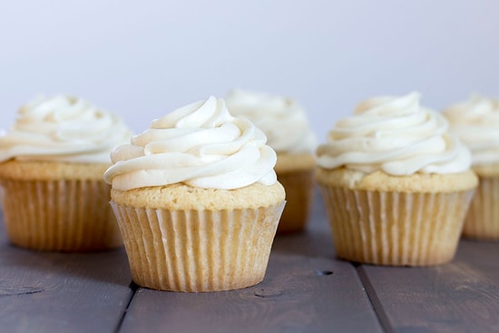 Yeni Nesil Tatlıların En Güzeli Vanilyalı Cupcake Nasıl Yapılır?