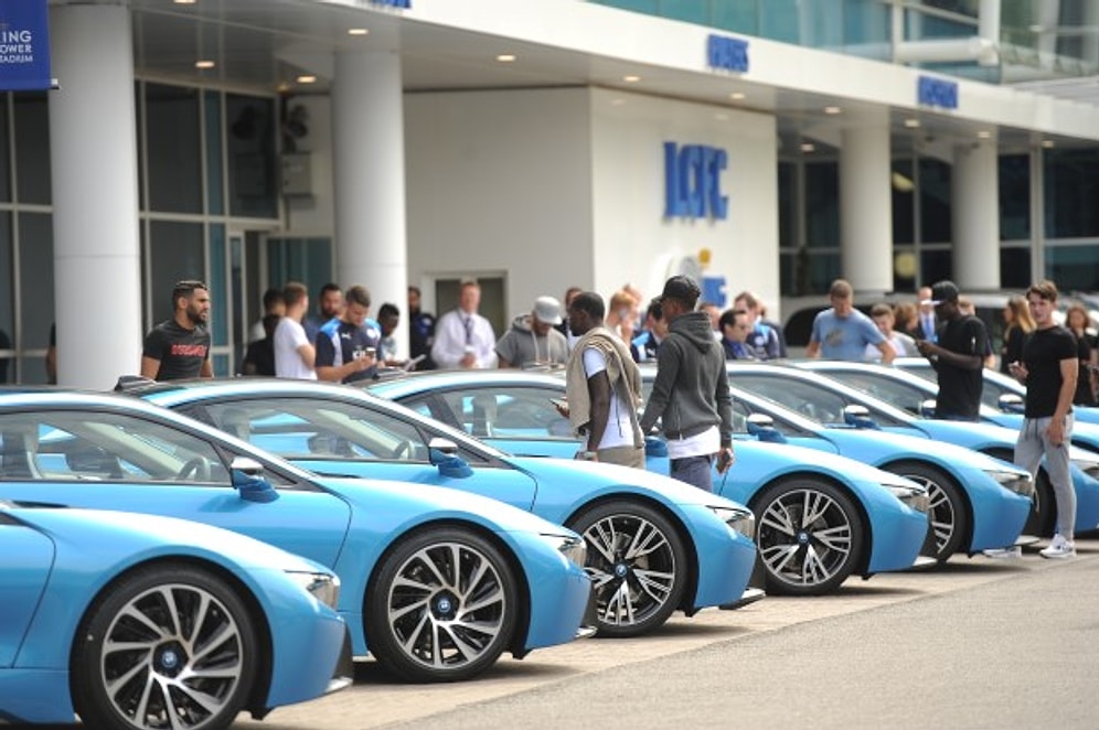 Leicester City Başkanı Oyunculara 400 Bin TL Değerinde BMW i8 Dağıttı