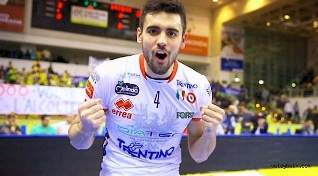 15. This handsome gentleman is from Argentina: Sebastián Solé!