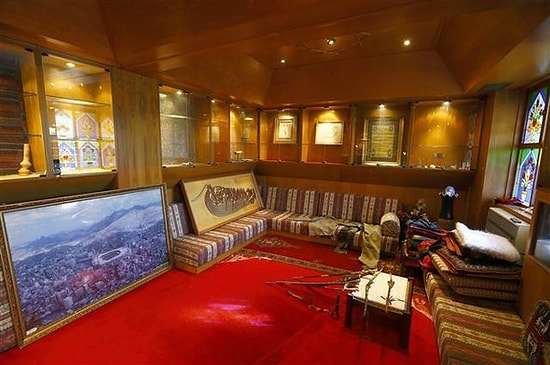 FETÖ'nün Okulunda Elbise Dolabından Girilen Gizli Oda