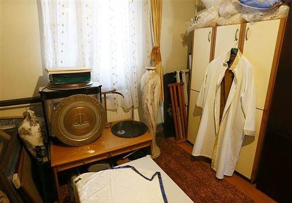 22 Temmuz'da binaya giden polis, Gülen'in 'mahrem' görüşmelerini yaptığı iddia edilen özel odasını bulmuştu
