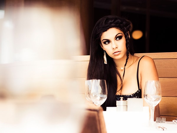 3. "Извини, что опоздал. Замотался на работе"